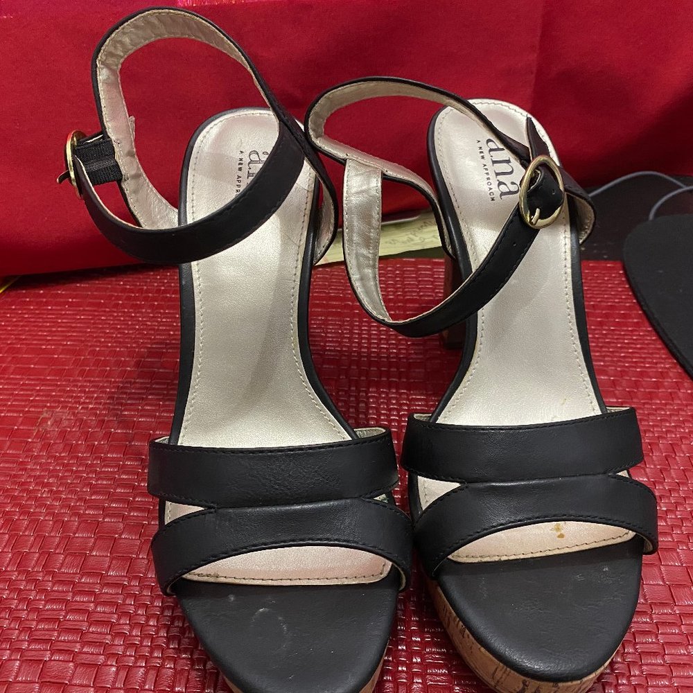 ana heels